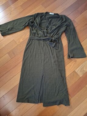 All in Favor | Dresses | Brand New With Tags All In Favor Dolman Plisse  Midi Dress Navy Blue | Poshmark